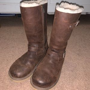 LEATHER UGGS ❤️❤️❤️